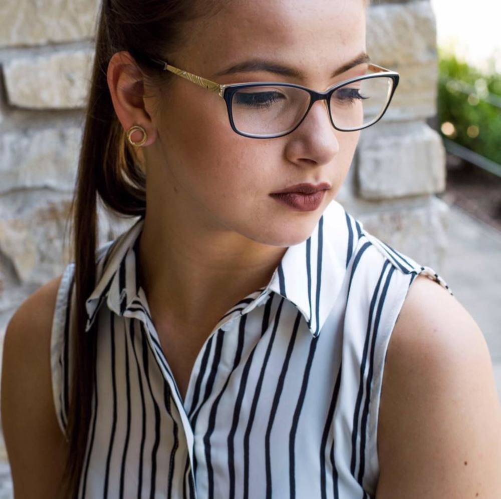 Meet your Posher, Emily